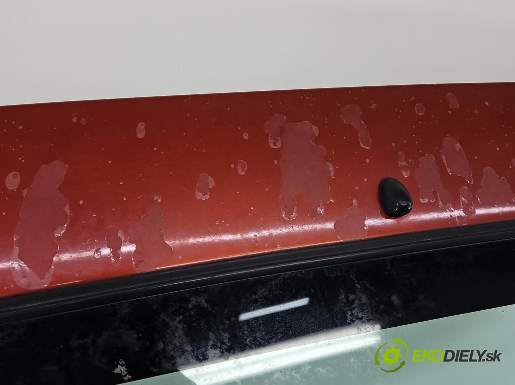 Toyota Corolla E11 1997-2002 1.4 vvti 97KM manual 71 kW 1398 cm3 5- zadní kufrové dveře  (Zadní kapota (kufr))