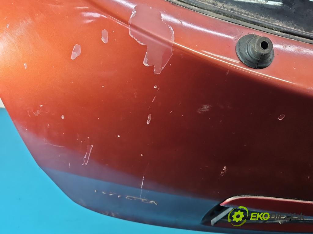 Toyota Corolla E11 1997-2002 1.4 vvti 97KM manual 71 kW 1398 cm3 5- zadní kufrové dveře  (Zadní kapota (kufr))