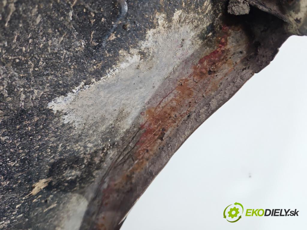 Toyota Corolla E11 1997-2002 1.4 vvti 97KM manual 71 kW 1398 cm3 5- blatnik přední levý  (Levý přední blatník)