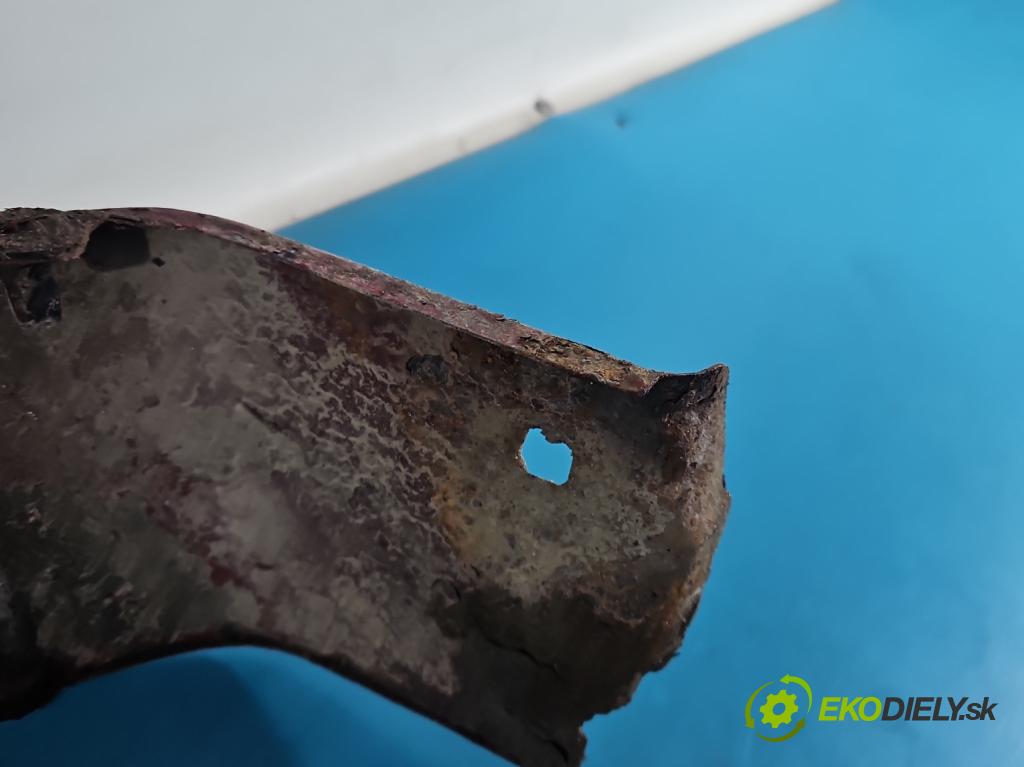 Toyota Corolla E11 1997-2002 1.4 vvti 97KM manual 71 kW 1398 cm3 5- blatnik přední levý  (Levý přední blatník)