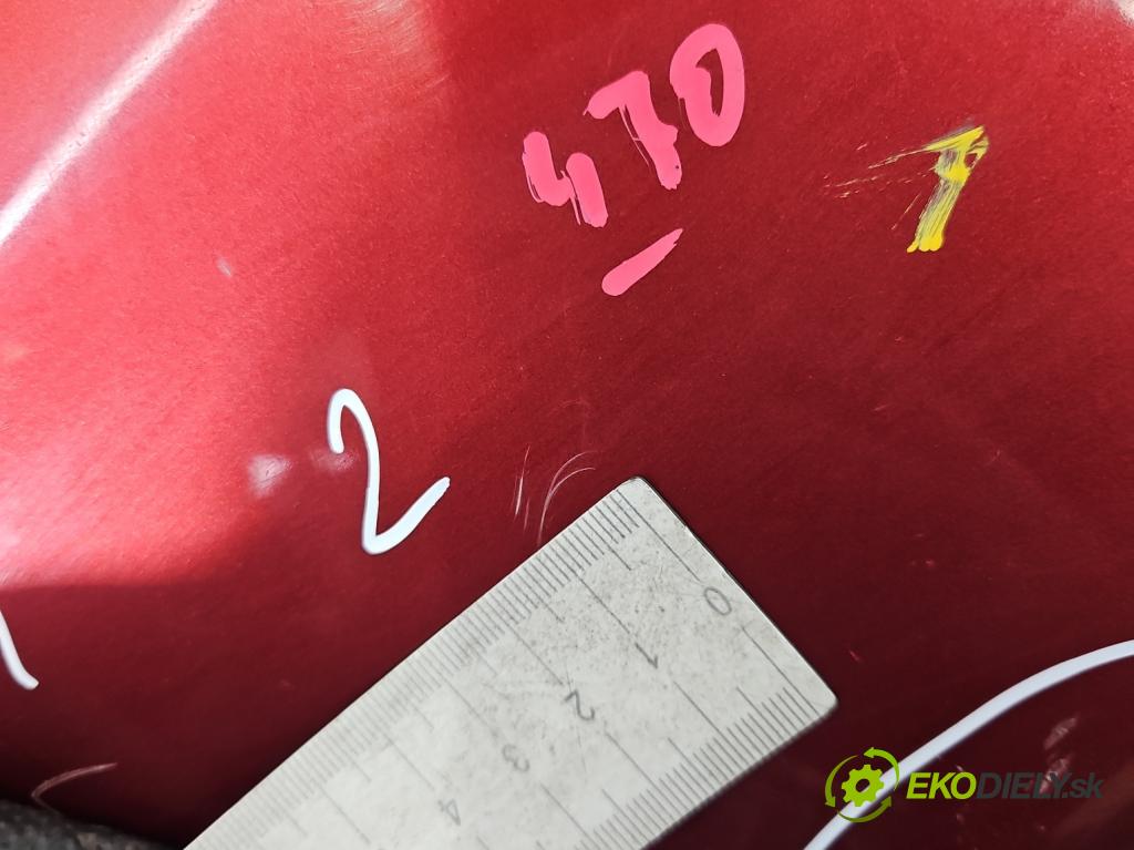 Toyota Corolla E11 1997-2002 1.4 vvti 97KM manual 71 kW 1398 cm3 5- blatnik přední levý  (Levý přední blatník)