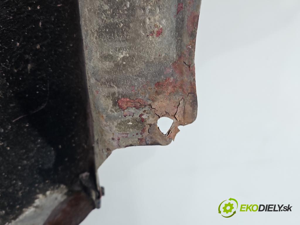 Toyota Corolla E11 1997-2002 1.4 vvti 97KM manual 71 kW 1398 cm3 5- blatnik přední levý  (Levý přední blatník)