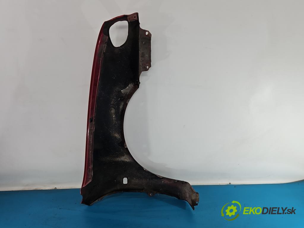 Toyota Corolla E11 1997-2002 1.4 vvti 97KM manual 71 kW 1398 cm3 5- blatnik přední levý  (Levý přední blatník)