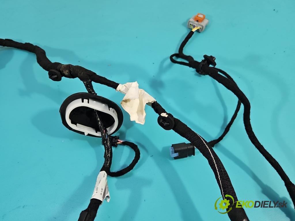 Opel Grandland 2017–2024 1.2 T 131 hp automatic 96 kW 1199 cm3 5- Balíček: dveře přední vlevo 9858979880