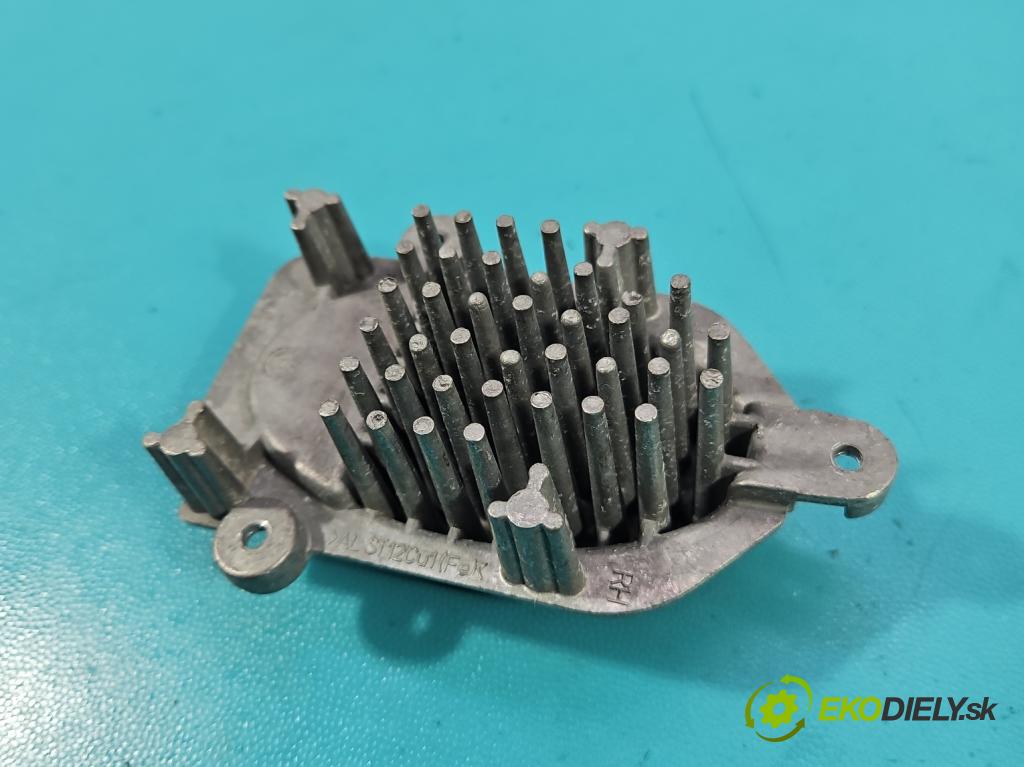 Opel Grandland 2017–2024 1.2 T 131 HP automatic 96 kW 1199 cm3 5- modul lampy: IT51000653