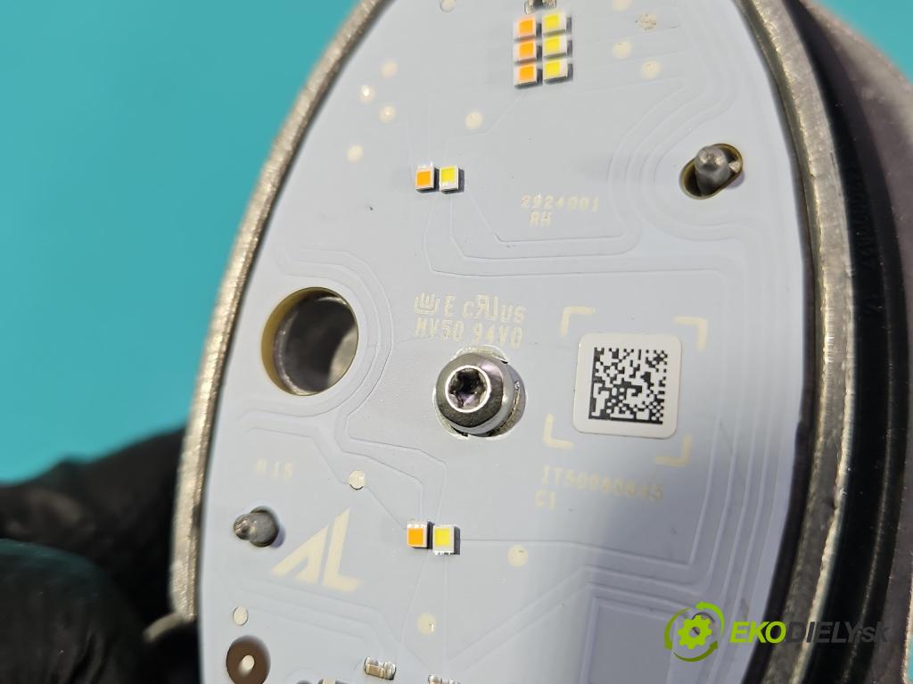 Opel Grandland 2017–2024 1.2 T 131 HP automatic 96 kW 1199 cm3 5- modul lampy: IT51000653