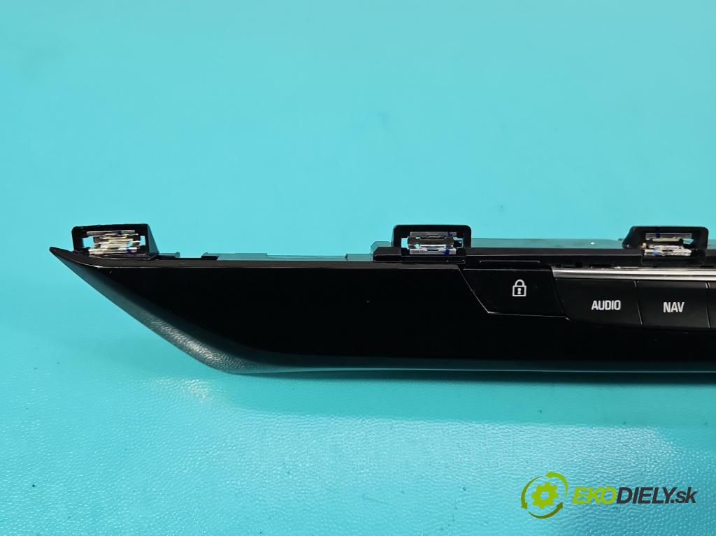 Opel Grandland 2017–2024 1.2 T 131 HP manual 96 kW 1199 cm3 5- prepínač rádio: navigácie 9847408377