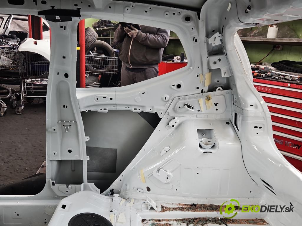 Vw Up 1.0 MPI 60 HP manual 44 kW 999 cm3 3- blatník zadné pravý