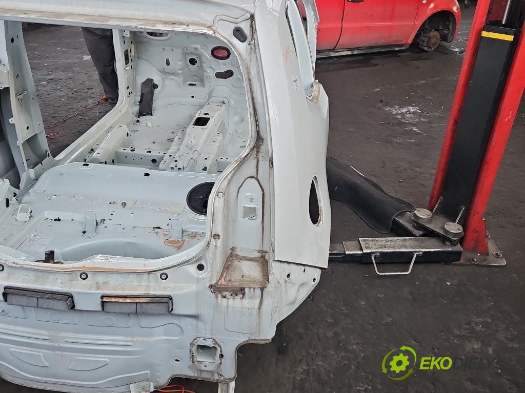 Vw Up 1.0 MPI 60 HP manual 44 kW 999 cm3 3- blatník zadné pravý