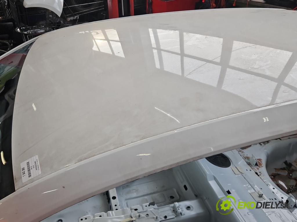 Vw Up 1.0 MPI 60 hp manual 44 kW 999 cm3 3- Strecha: