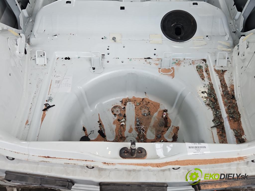 Vw Up 1.0 MPI 60 hp manual 44 kW 999 cm3 3- stěna zadní