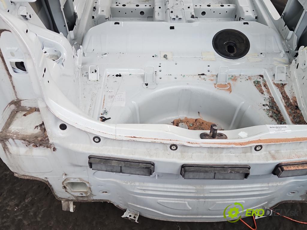 Vw Up 1.0 MPI 60 hp manual 44 kW 999 cm3 3- stěna zadní