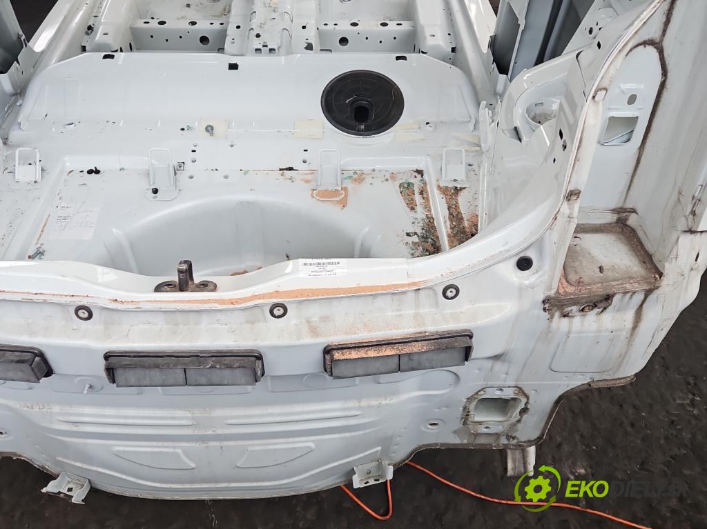 Vw Up 1.0 MPI 60 hp manual 44 kW 999 cm3 3- stěna zadní