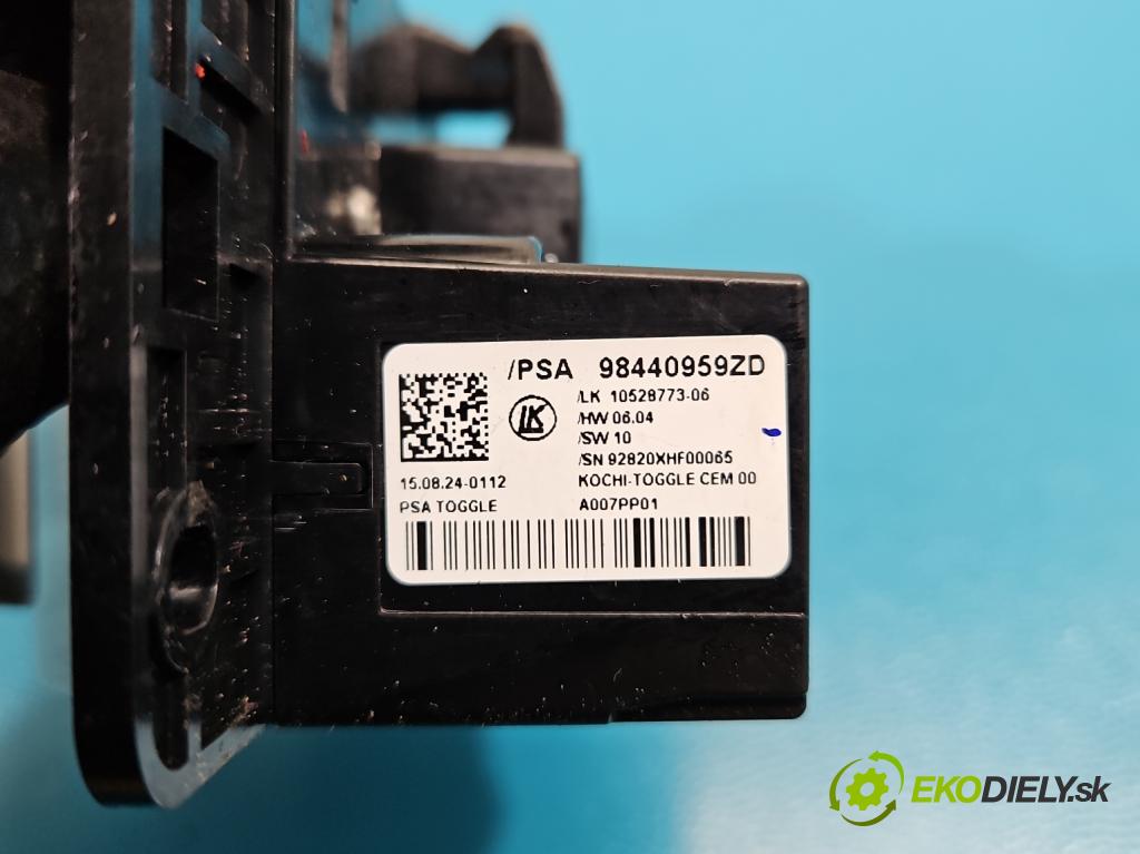 Opel Grandland 2017–2024 1.2 T 131 HP automatic 96 kW 1199 cm3 5- Páka: Změny: stupeň,rýchlosť 98440959ZD (Rýchlostná páka (kulisa))