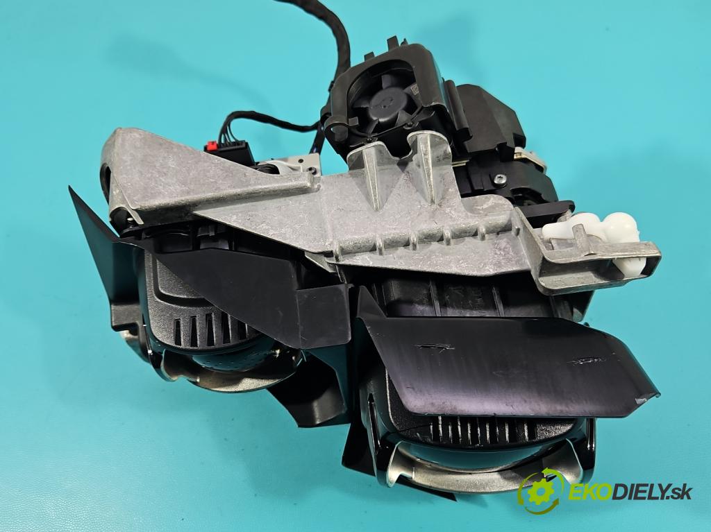 Opel Grandland 2017–2024 1.2 T 131 hp automatic 96 kW 1199 cm3 5- čočka reflektor: pravé části