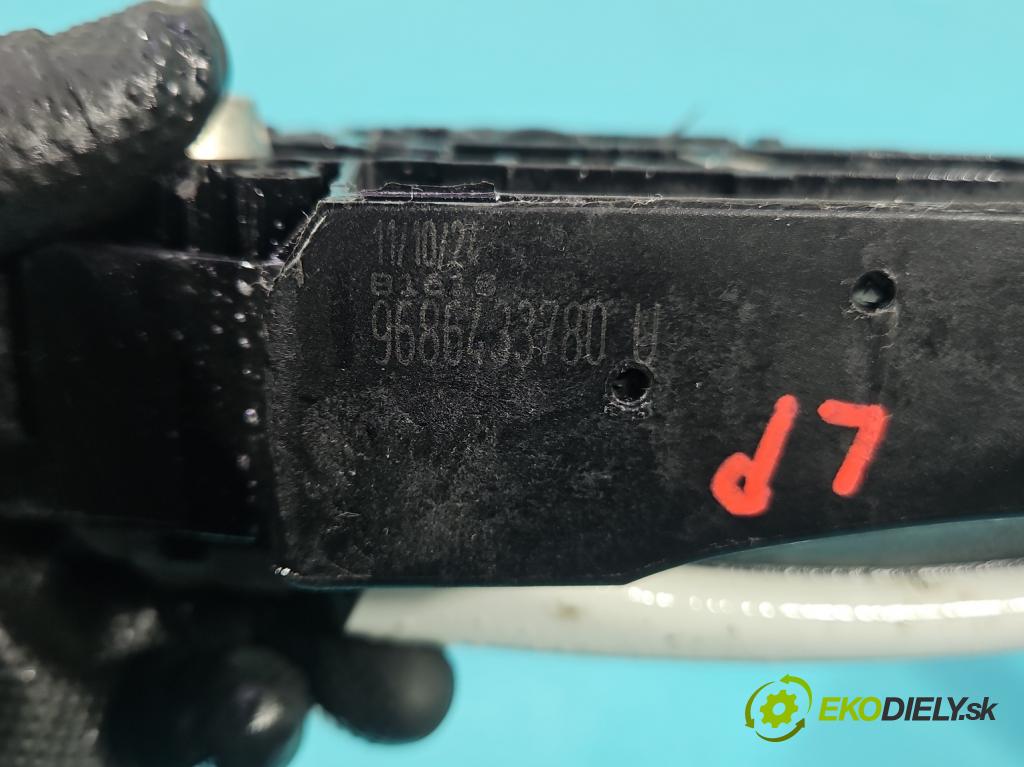 Opel Grandland 2017–2024 1.2 T 131 HP manual 96 kW 1199 cm3 5- rukoväť predné ľavé mimo: 9686433780 (Kľučka dverí vonkajšia predná ľavá)