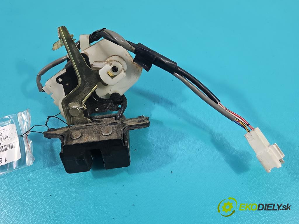 Toyota Avensis Verso 2001-2009 2.0 vvti 150 HP manual 110 kW 1998 cm3 5- zámok kufrové dvere zadné