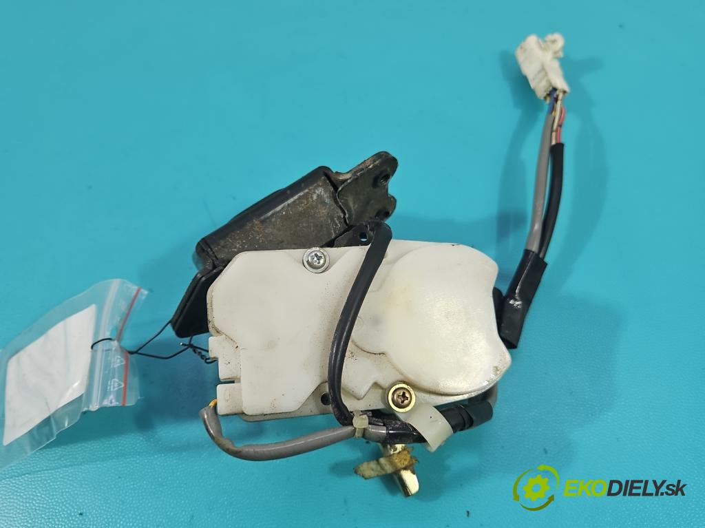 Toyota Avensis Verso 2001-2009 2.0 vvti 150 HP manual 110 kW 1998 cm3 5- zámok kufrové dvere zadné