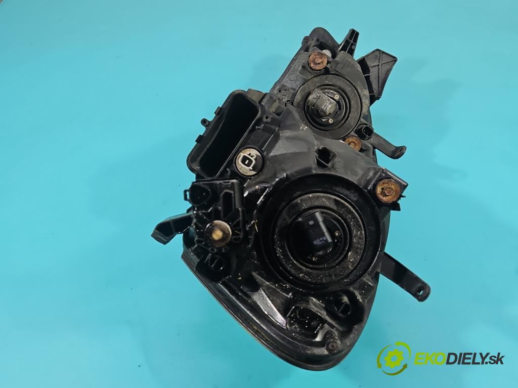 Toyota Avensis Verso 2001-2009 2.0 vvti 150 HP manual 110 kW 1998 cm3 5- Reflektor: pravý  (Svetlo predné pravé)