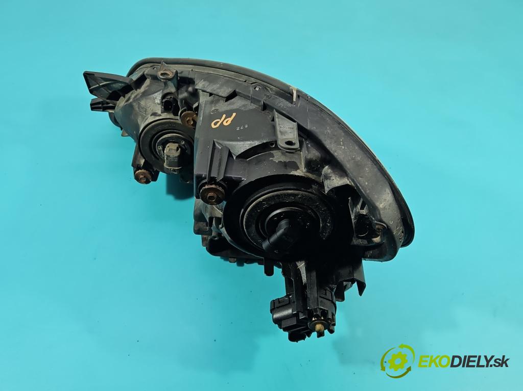 Toyota Avensis Verso 2001-2009 2.0 vvti 150 HP manual 110 kW 1998 cm3 5- Reflektor: pravý  (Svetlo predné pravé)