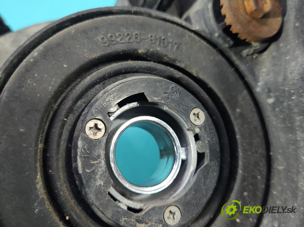 Toyota Avensis Verso 2001-2009 2.0 vvti 150 HP manual 110 kW 1998 cm3 5- Reflektor: pravý  (Svetlo predné pravé)