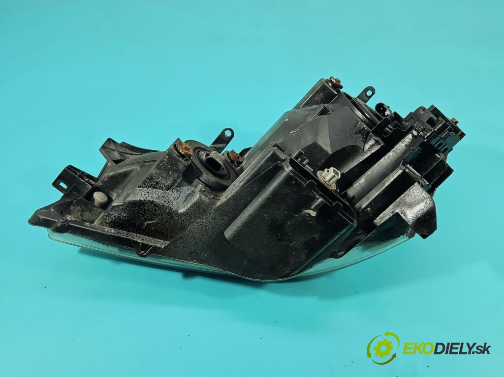 Toyota Avensis Verso 2001-2009 2.0 vvti 150 HP manual 110 kW 1998 cm3 5- Reflektor: pravý  (Svetlo predné pravé)