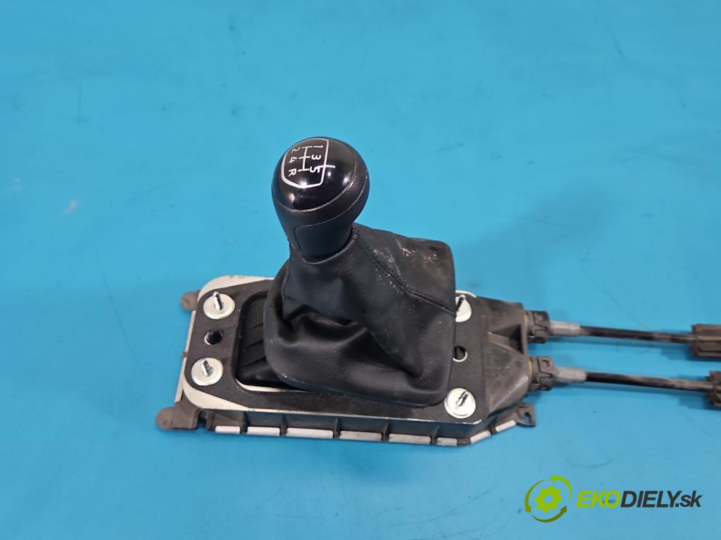 Vw Up 1.0 MPI 60 HP manual 44 kW 999 cm3 3- Páka: Změny: stupeň,rýchlosť 1S0711061C (Rýchlostná páka (kulisa))