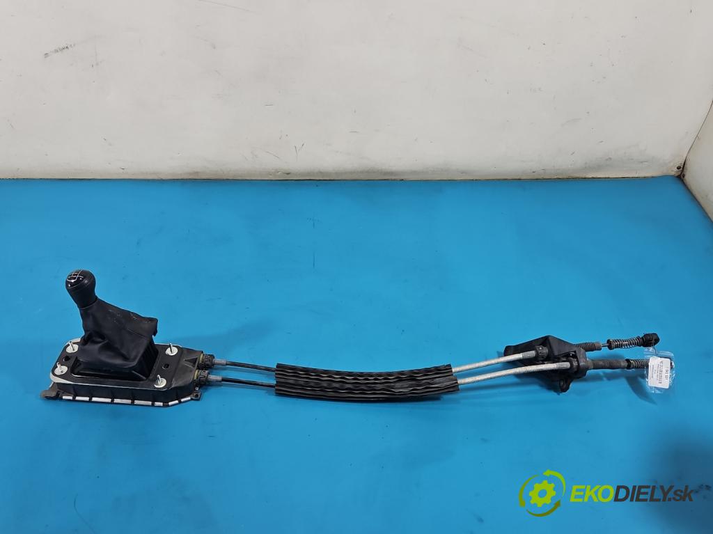 Vw Up 1.0 MPI 60 HP manual 44 kW 999 cm3 3- Páka: Změny: stupeň,rýchlosť 1S0711061C (Rýchlostná páka (kulisa))