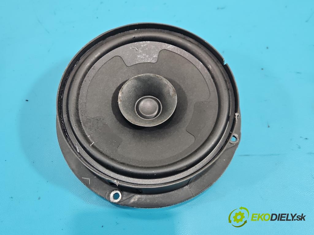 Vw Up 1.0 MPI 60 HP manual 44 kW 999 cm3 3- Reproduktor 