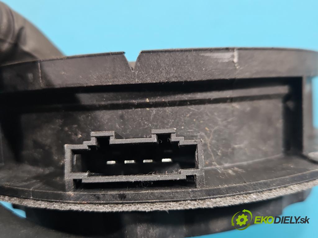 Vw Up 1.0 MPI 60 HP manual 44 kW 999 cm3 3- Reproduktor