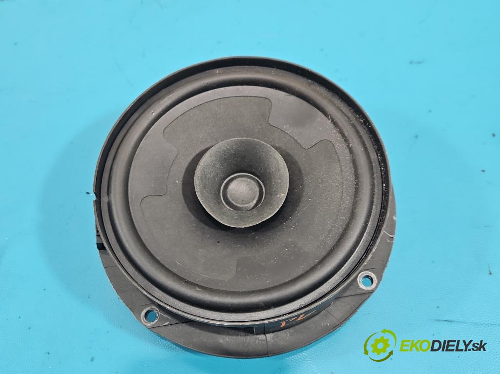 Vw Up 1.0 MPI 60 HP manual 44 kW 999 cm3 3- Reproduktor 