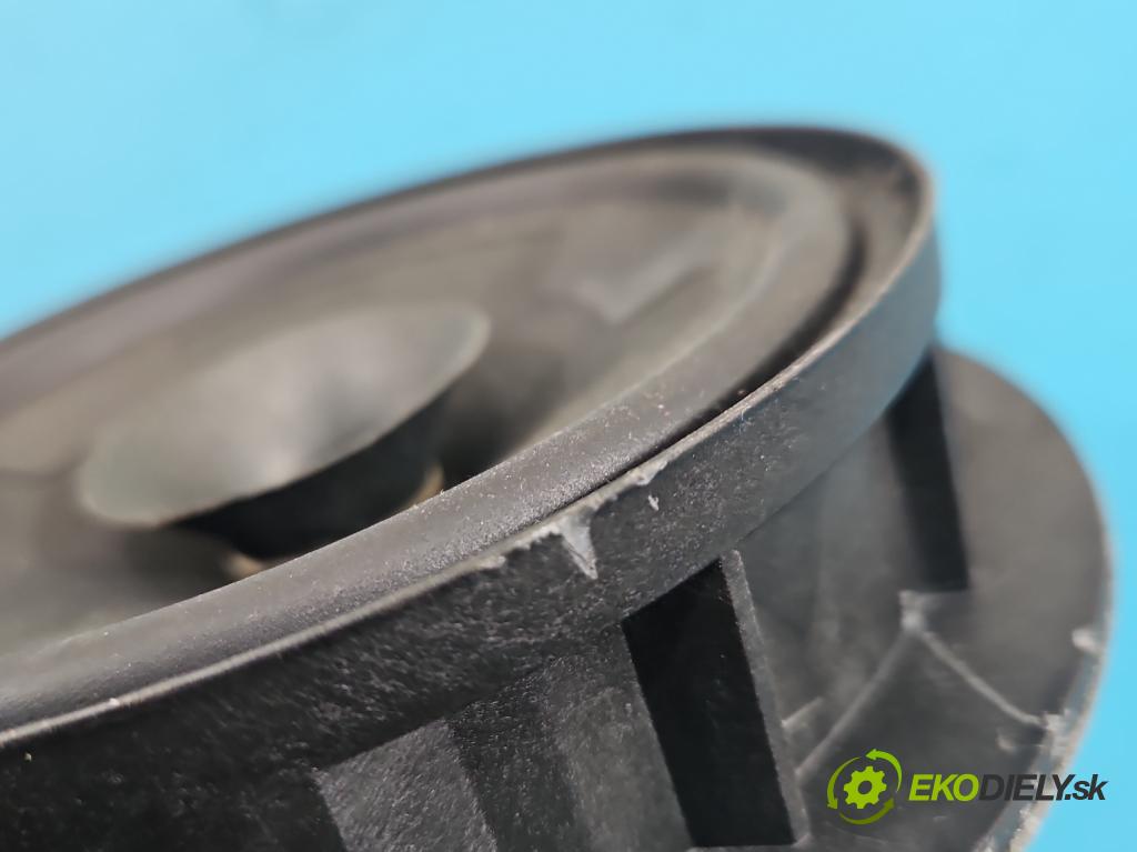 Vw Up 1.0 MPI 60 HP manual 44 kW 999 cm3 3- Reproduktor