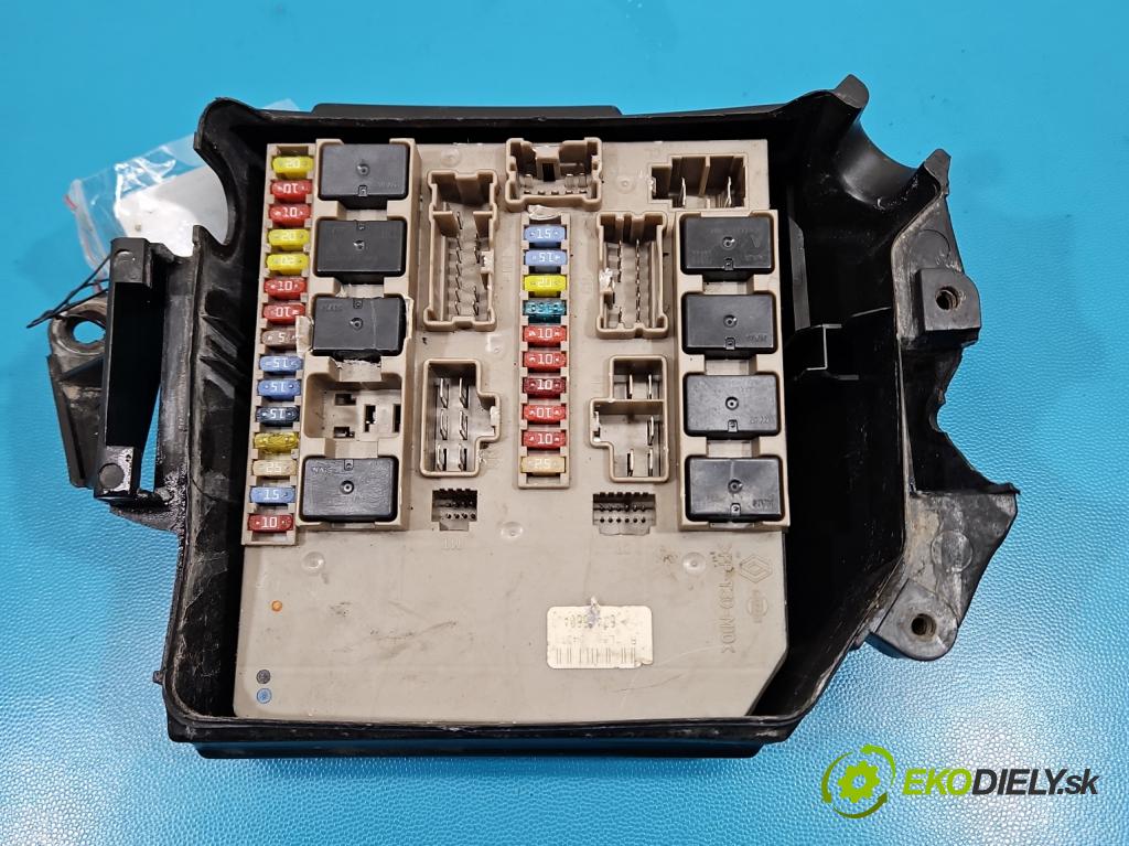 Renault Clio III 2005-2012 1.5 dci 68 hp manual 50 kW 1461 cm3 3- skříňka pojistková 8200587123 (Pojistková skříňka)