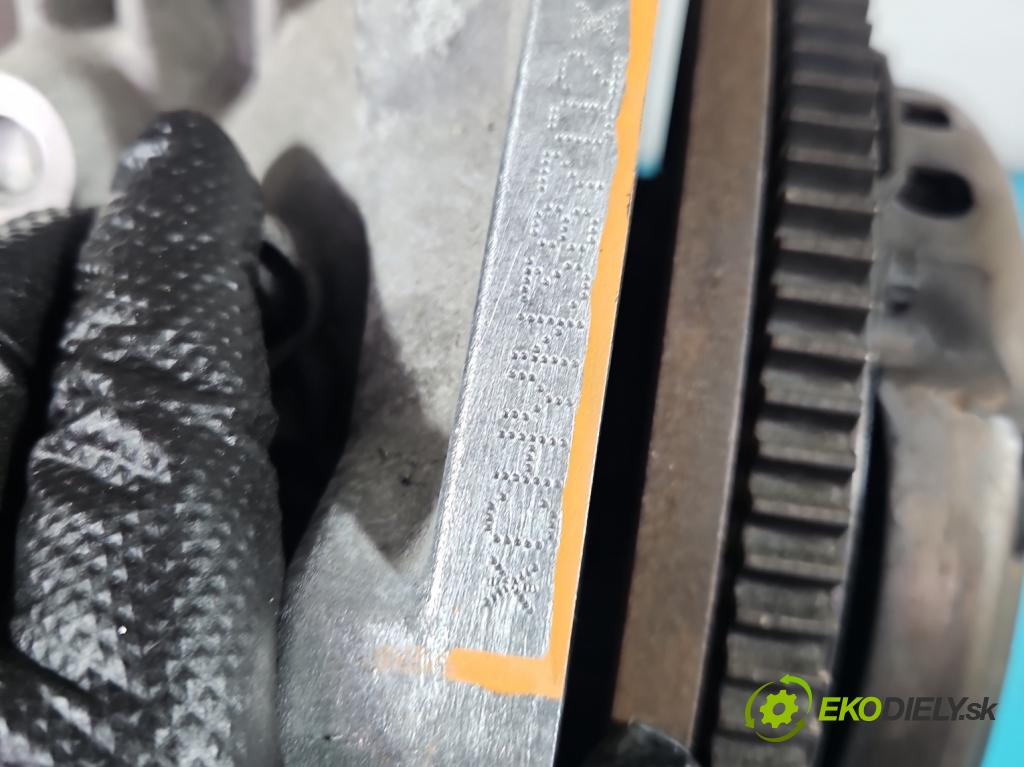 Vw Up 1.0 MPI 60 hp manual 44 kW 999 cm3 3- motor benzín CHY