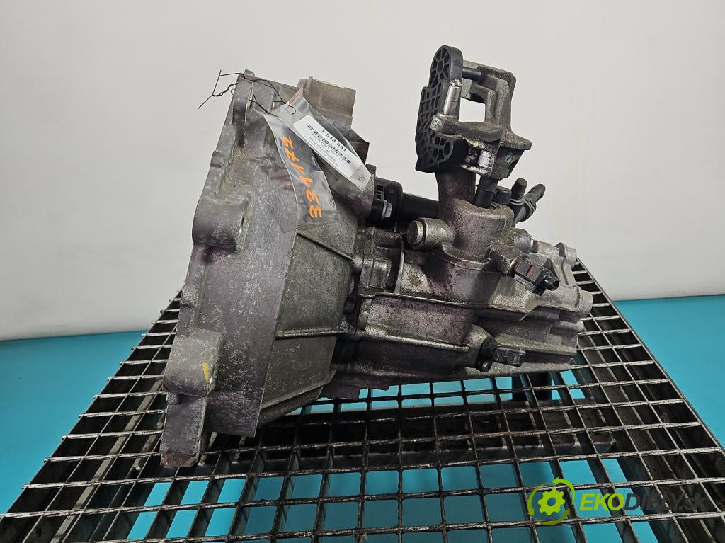 Vw Up 1.0 MPI 60 HP manual 44 kW 999 cm3 3- prevodovka stupeň,rýchlosť manual UDA