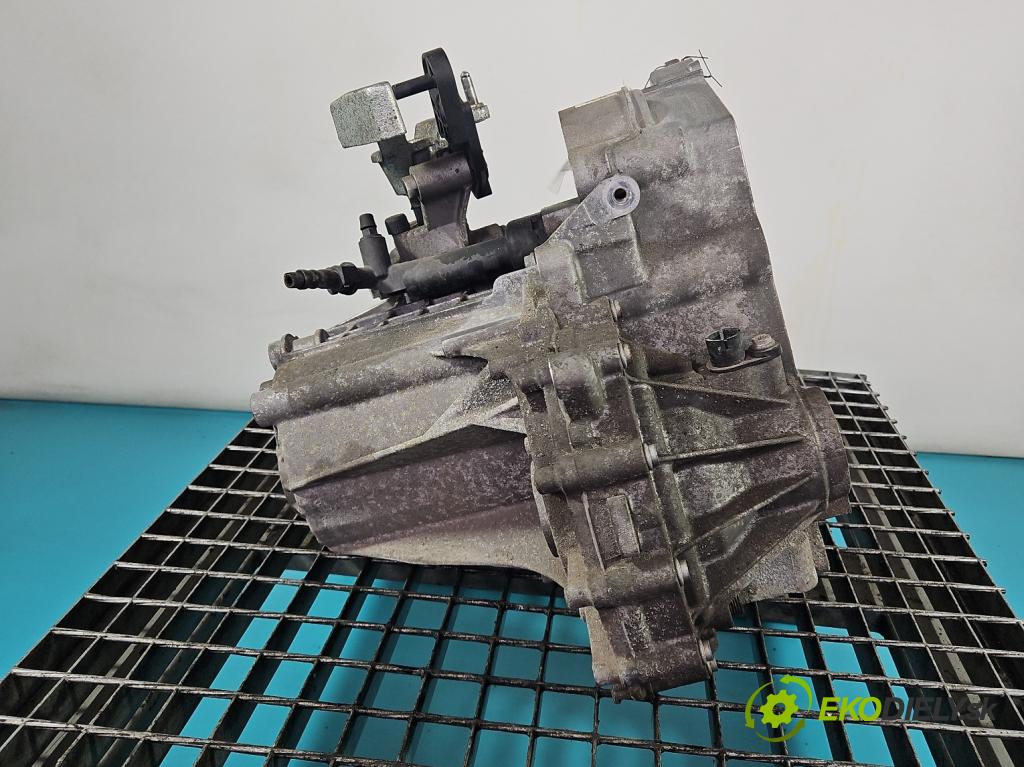 Vw Up 1.0 MPI 60 HP manual 44 kW 999 cm3 3- prevodovka stupeň,rýchlosť manual UDA