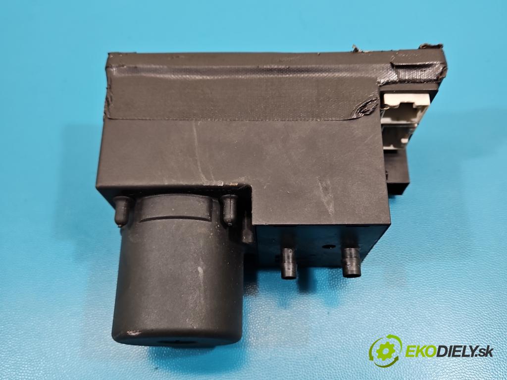 Audi A3 8L 1996-2003 1.9 tdi 90 HP automatic 66 kW 1896 cm3 3- Centrální: zámek: 8L0862257A