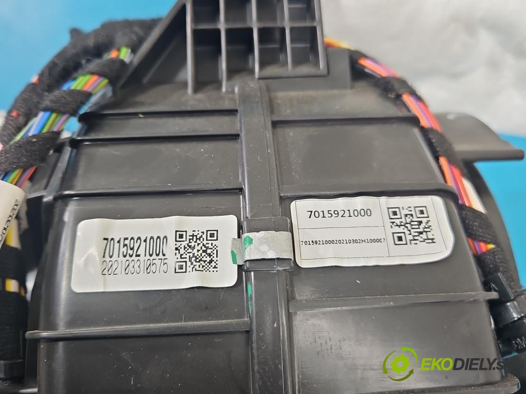 Peugeot 2008 II 2019- 1.2 12V 131 hp automatic 96 kW 1199 cm3 5- radiátor 9830697880 (Radiátor topení)