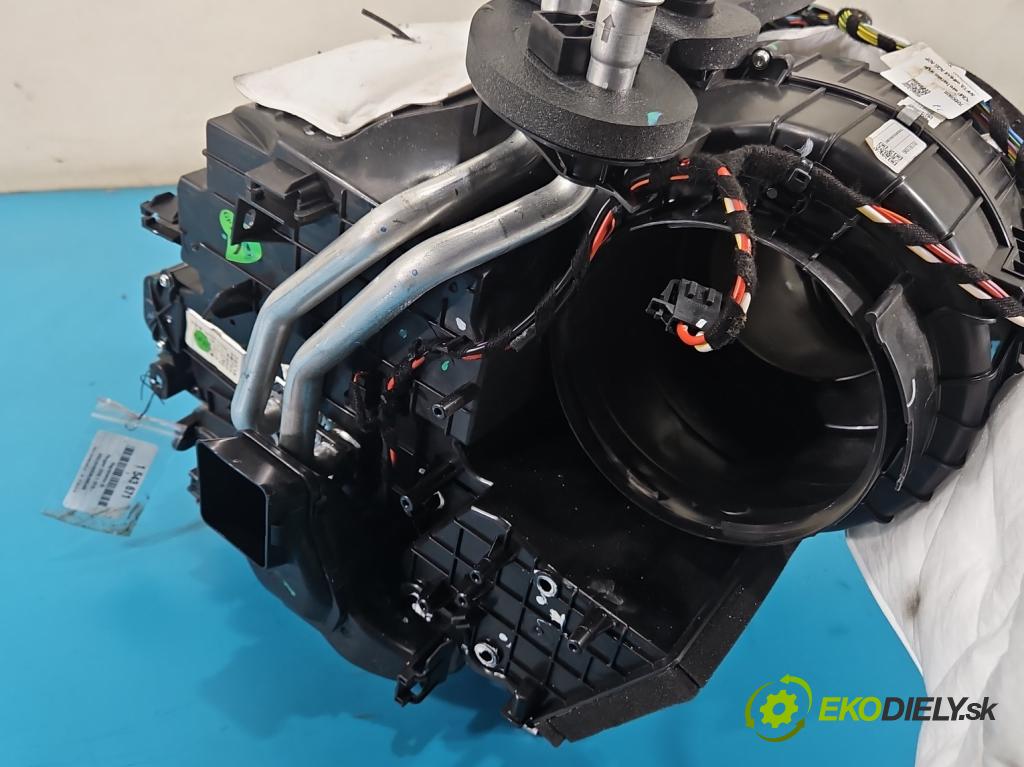 Peugeot 2008 II 2019- 1.2 12V 131 hp automatic 96 kW 1199 cm3 5- radiátor 9830697880 (Radiátor topení)