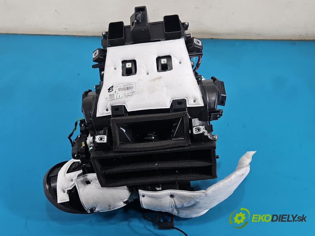 Peugeot 2008 II 2019- 1.2 12V 131 hp automatic 96 kW 1199 cm3 5- radiátor 9830697880 (Radiátor topení)