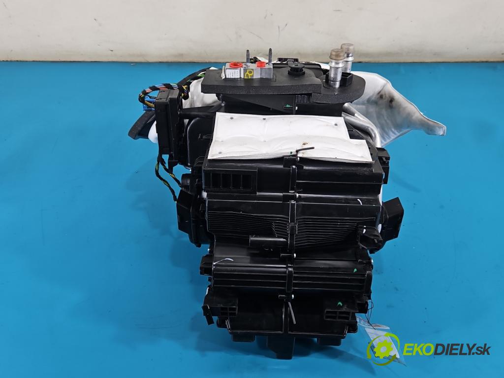 Peugeot 2008 II 2019- 1.2 12V 131 hp automatic 96 kW 1199 cm3 5- radiátor 9830697880 (Radiátor topení)