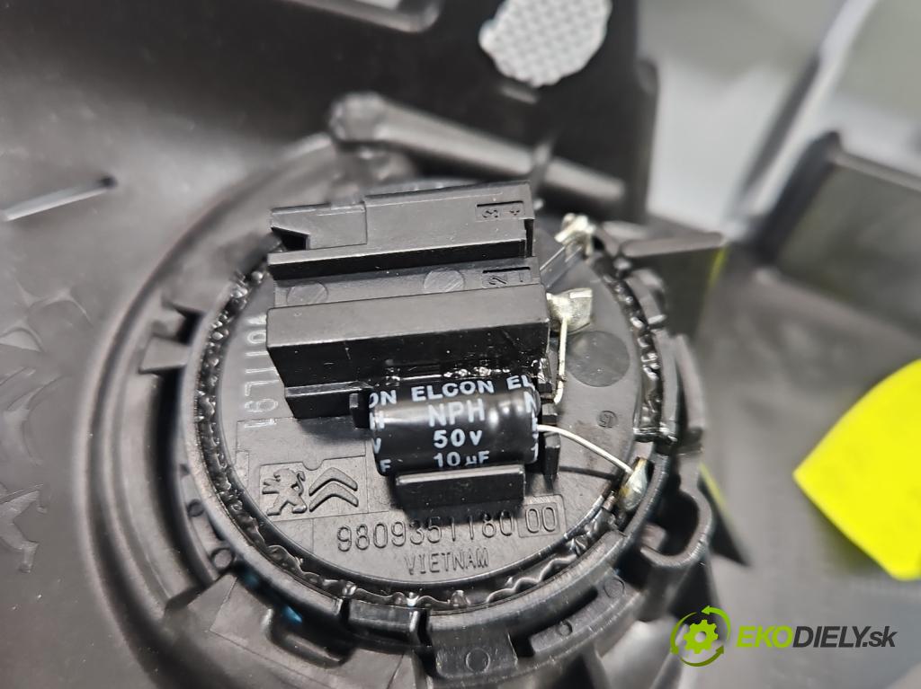 Peugeot 2008 II 2019- 1.2 12V 131 HP automatic 96 kW 1199 cm3 5- kryt plast 9809351180