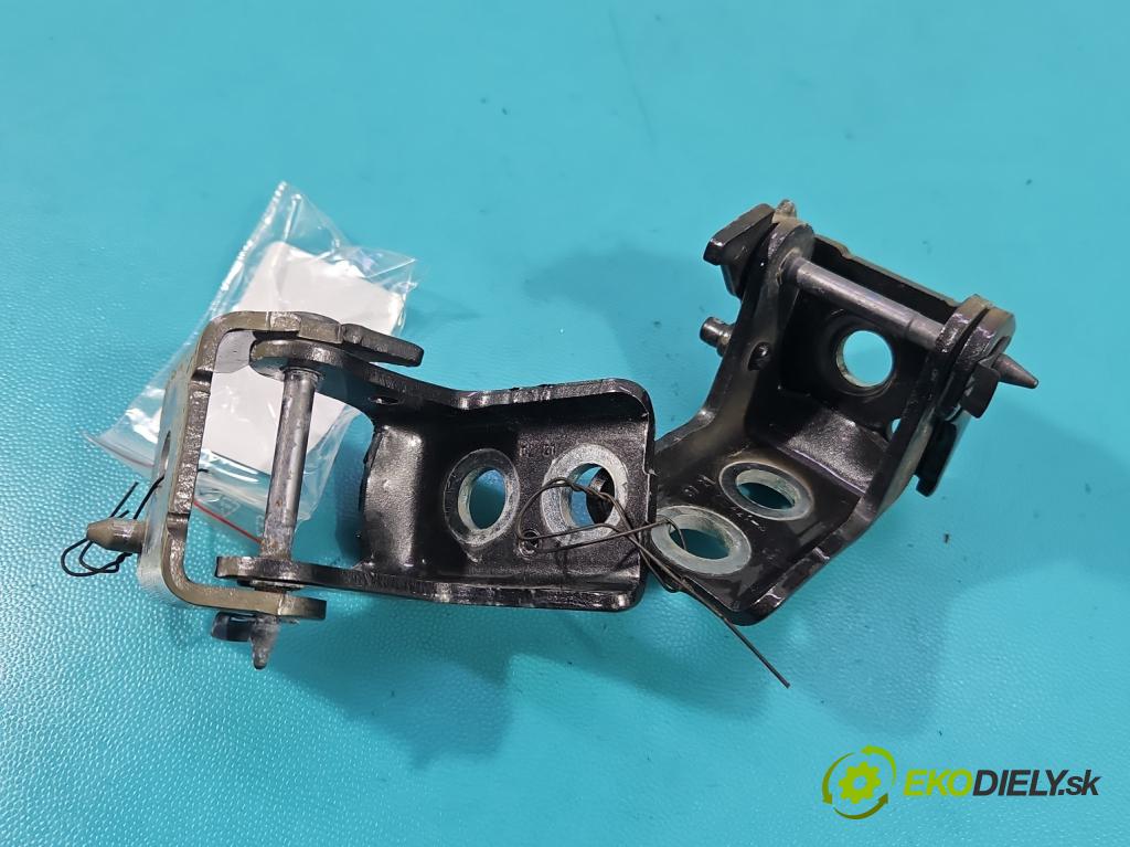 Peugeot 2008 II 2019- 1.2 12V 131 hp automatic 96 kW 1199 cm3 5- Závěs: dveře zadní pravý