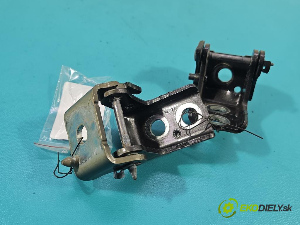 Peugeot 2008 II 2019- 1.2 12V 131 hp automatic 96 kW 1199 cm3 5- Závěs: dveře zadní pravý 