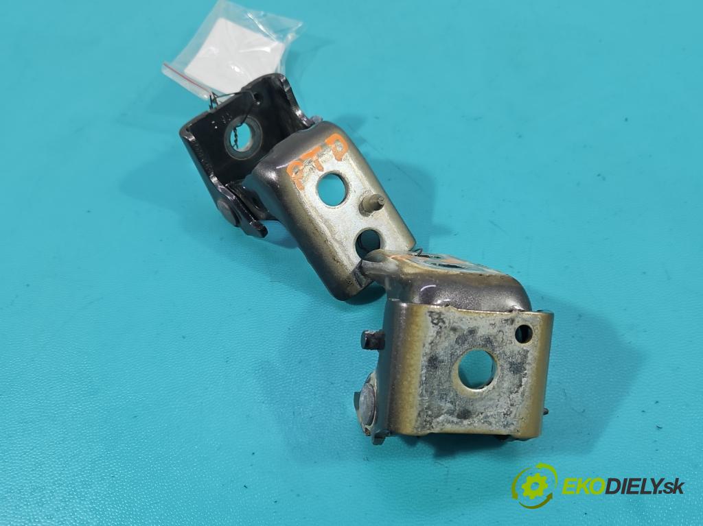 Peugeot 2008 II 2019- 1.2 12V 131 hp automatic 96 kW 1199 cm3 5- Závěs: dveře zadní pravý