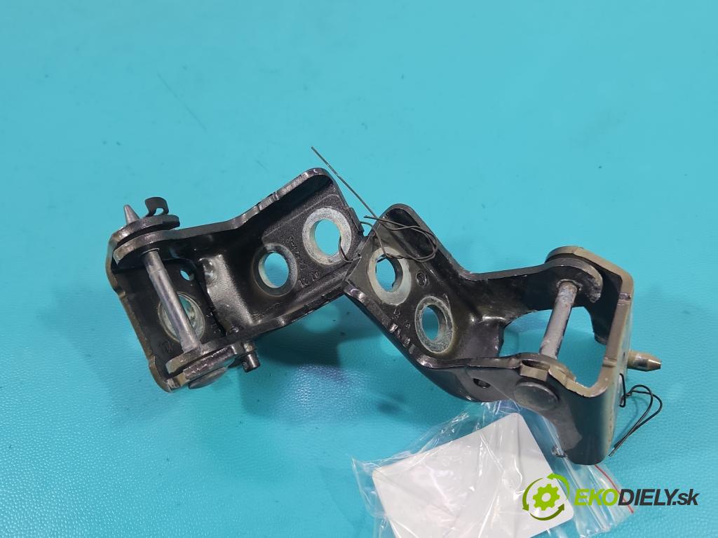 Peugeot 2008 II 2019- 1.2 12V 131 hp automatic 96 kW 1199 cm3 5- Závěs: dveře zadní pravý