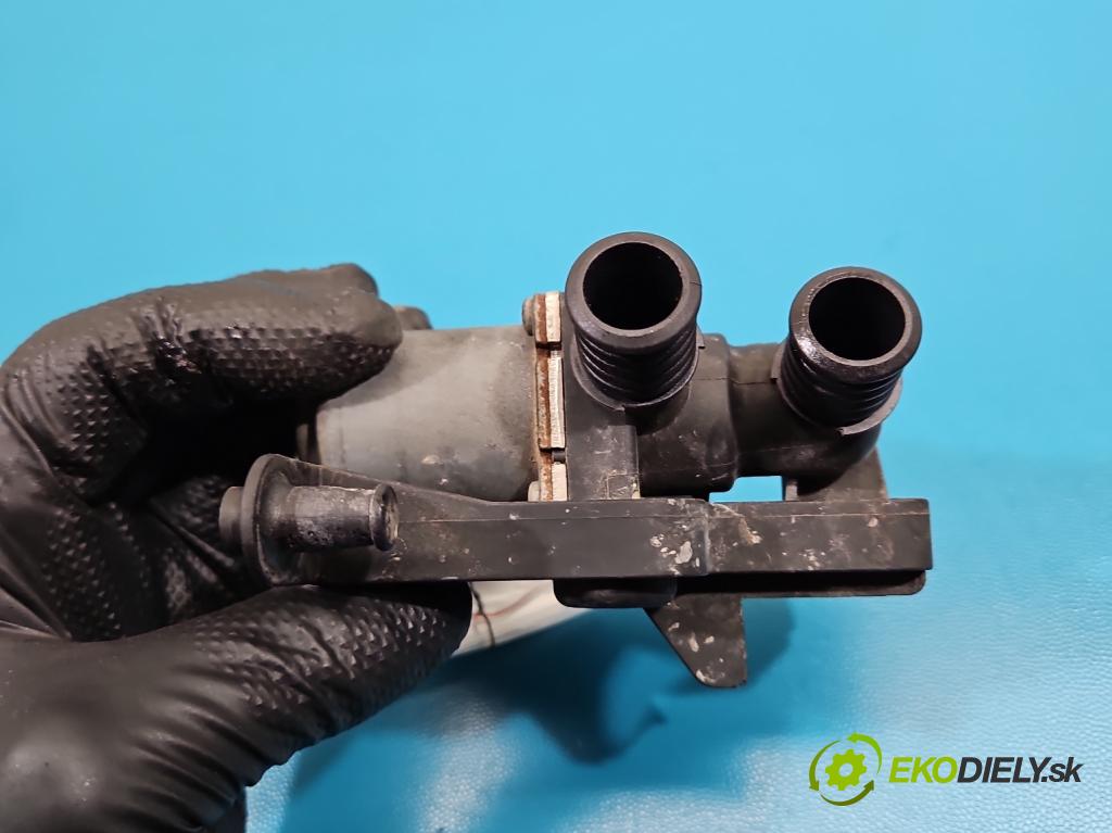 Bmw 5 E39 1996-2003 2.0 R6 (m52b20) 150 HP manual 110 kW 1991 cm3 4- ventil voda: 8379921