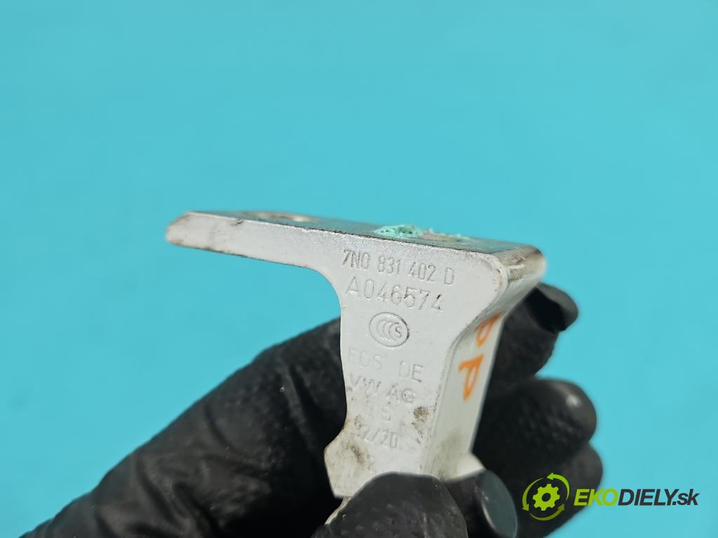 Vw Up 1.0 MPI 60 hp manual 44 kW 999 cm3 3- Závěs: dveře přední pravý 7N0831402D