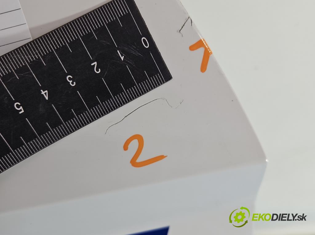 Skoda Kamiq 1.0 TSI 110 hp automatic 81 kW 999 cm3 5- dveře přední pravé  (Klika dveří ostatní)