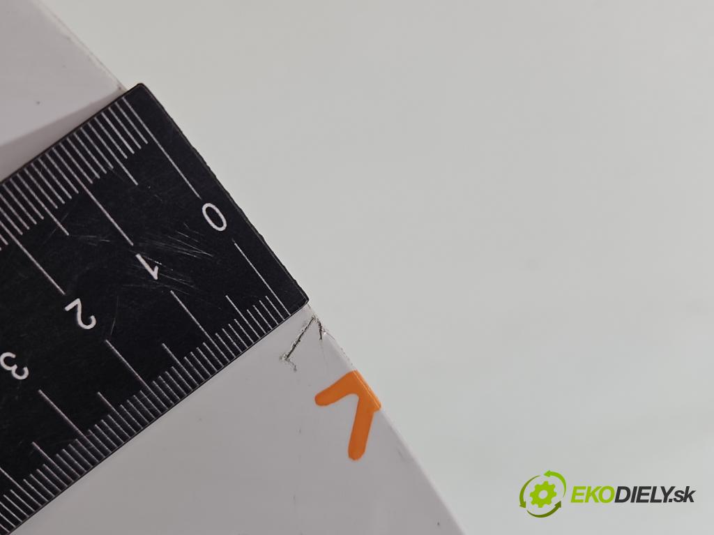 Skoda Kamiq 1.0 TSI 110 hp automatic 81 kW 999 cm3 5- dveře přední pravé  (Klika dveří ostatní)